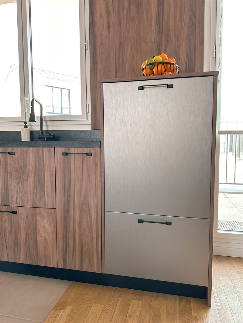 Cuisine ouverte de style moderne bois à Colombes | Raison Home - 10