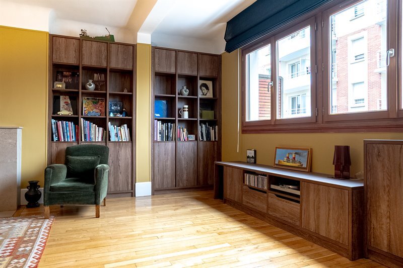 Bibliothèque pour salon-séjour bois, jaune et marron au Havre 8