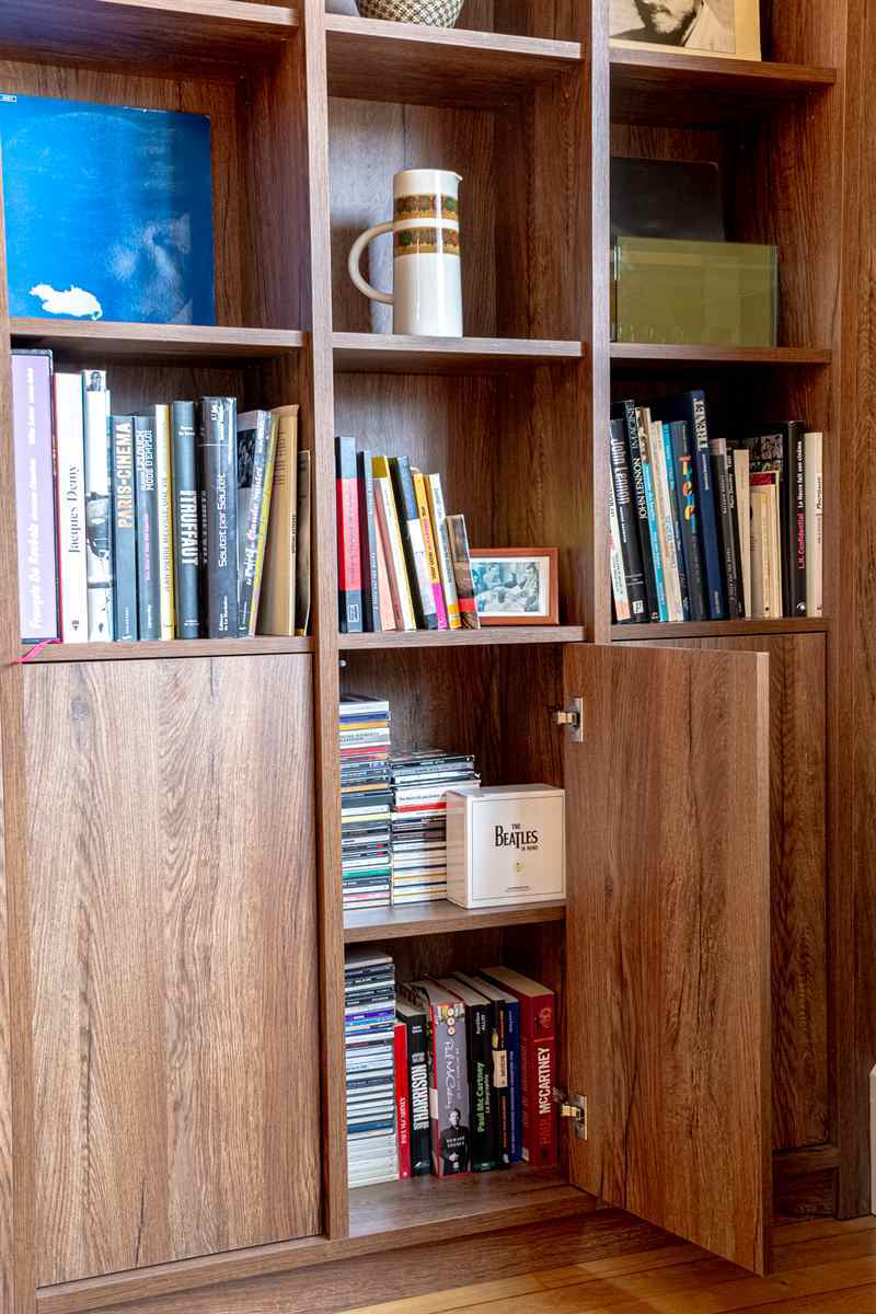 Bibliothèque pour salon-séjour bois, jaune et marron au Havre 10