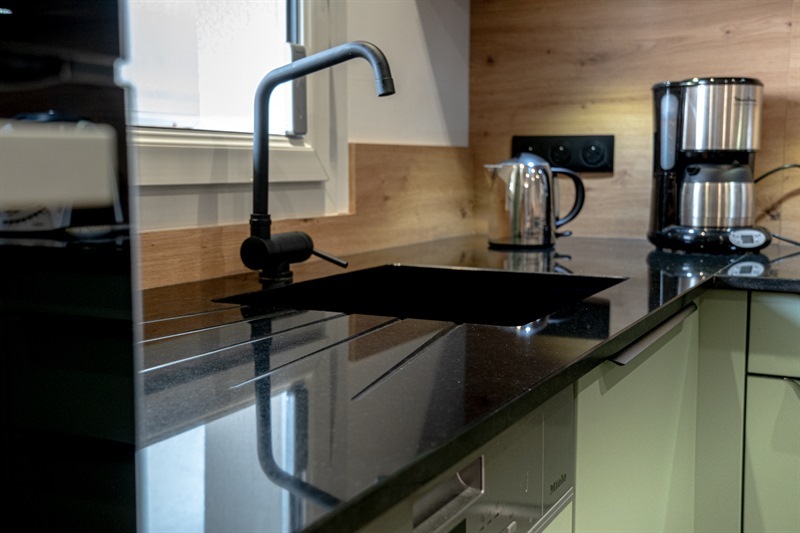 Cuisine contemporaine bois et vert à Le Havre 10