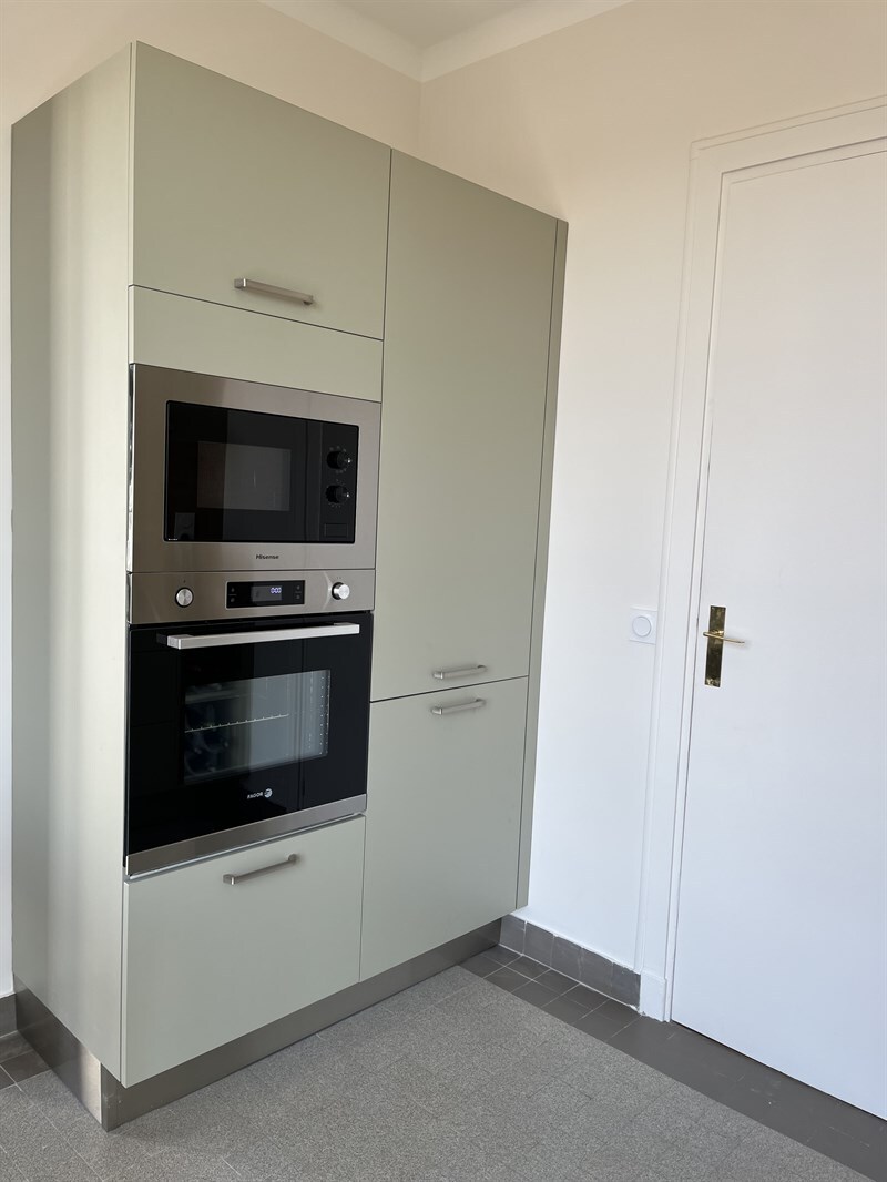 Cuisine fermée bois et vert au Havre 2