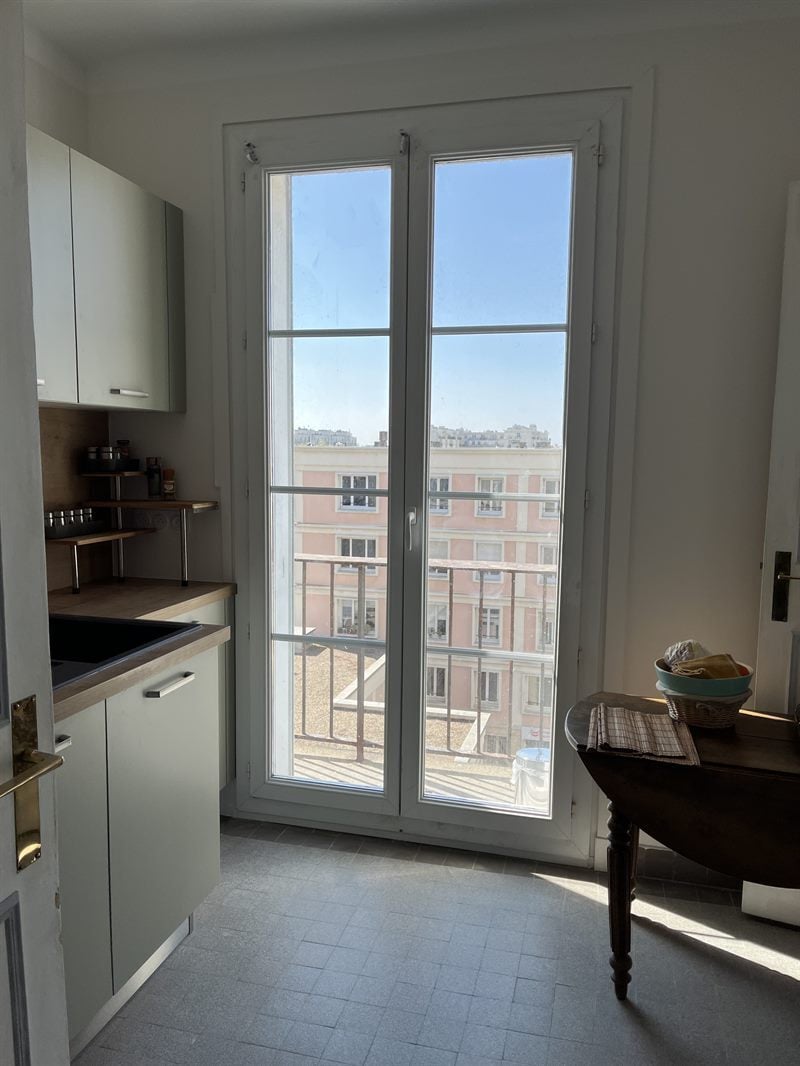 Cuisine fermée bois et vert au Havre 5