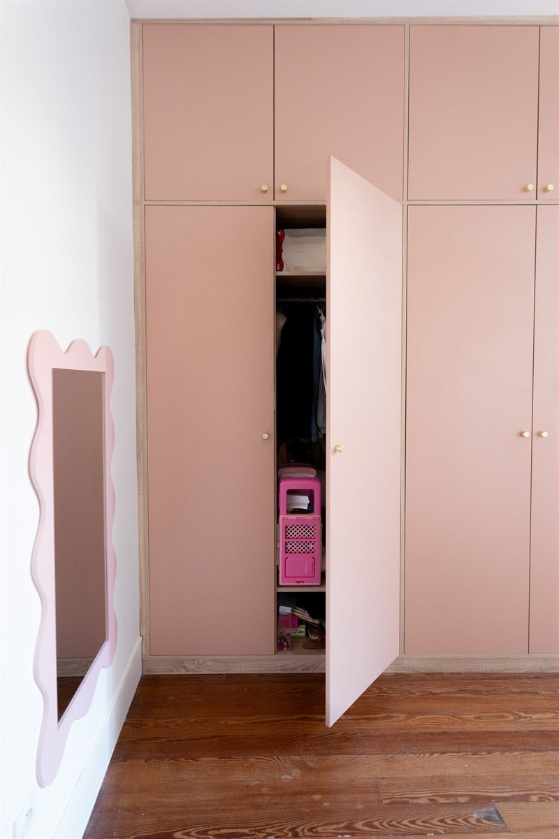 Rangements et bureau rose pour chambre d'enfant à Toulouse | Raison Home - 6