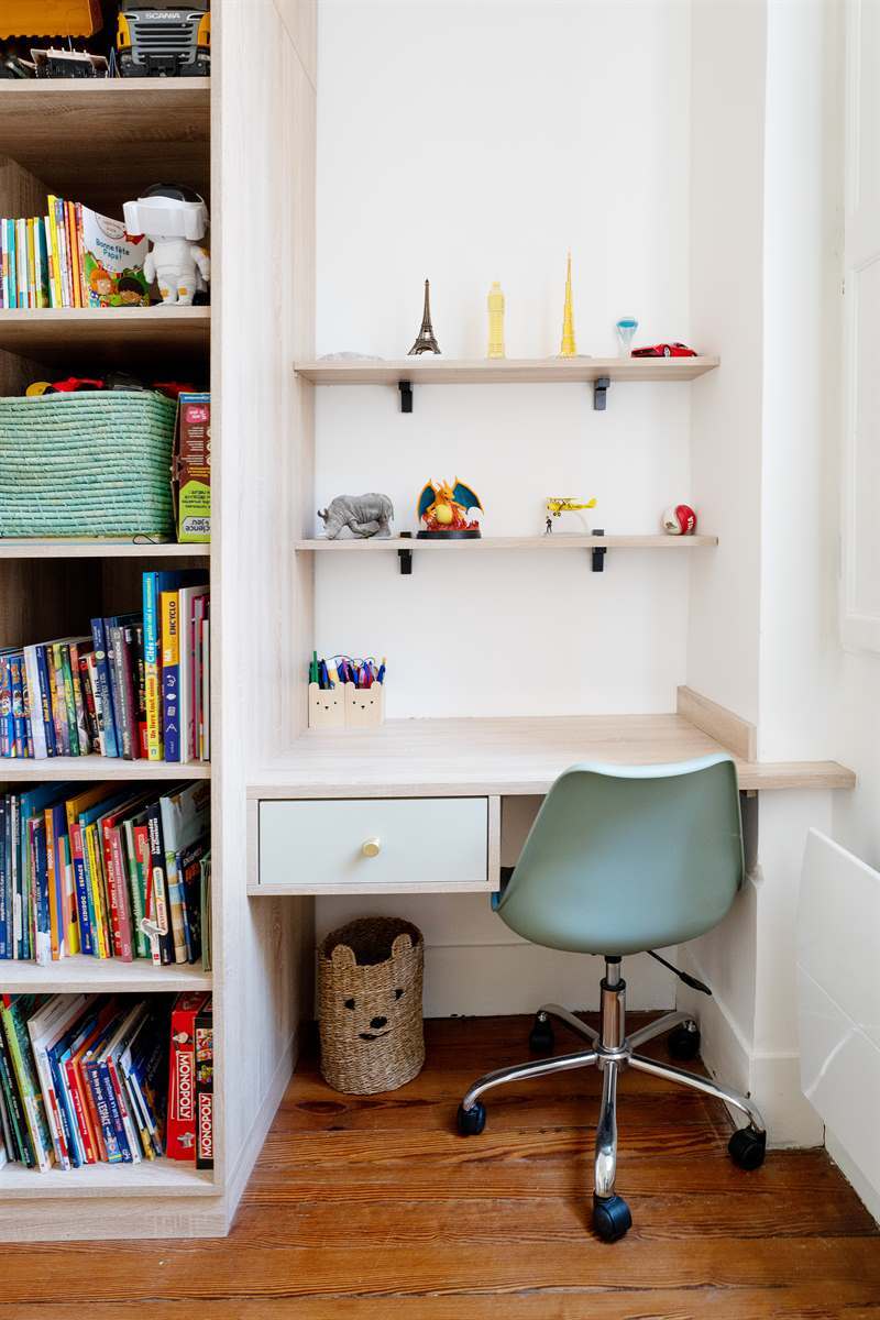 Rangements et bureau bois et vert à Toulouse 2