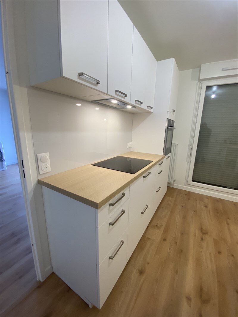 Petite cuisine sur-mesure bois et blanc à Longjumeau 1