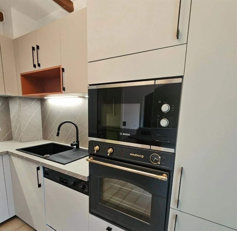 Cuisine fermée de style moderne beige à Savigny-sur-Orge  7