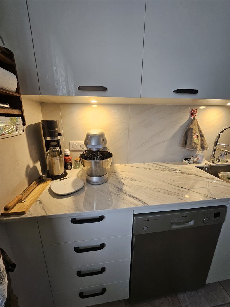Cuisine ouverte de style moderne blanc 3
