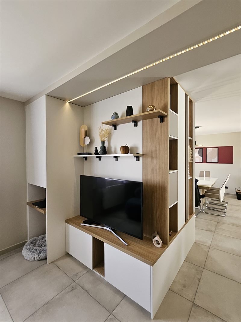 Rangements d'entrée et meuble TV blancs et bois | Raison Home - 1