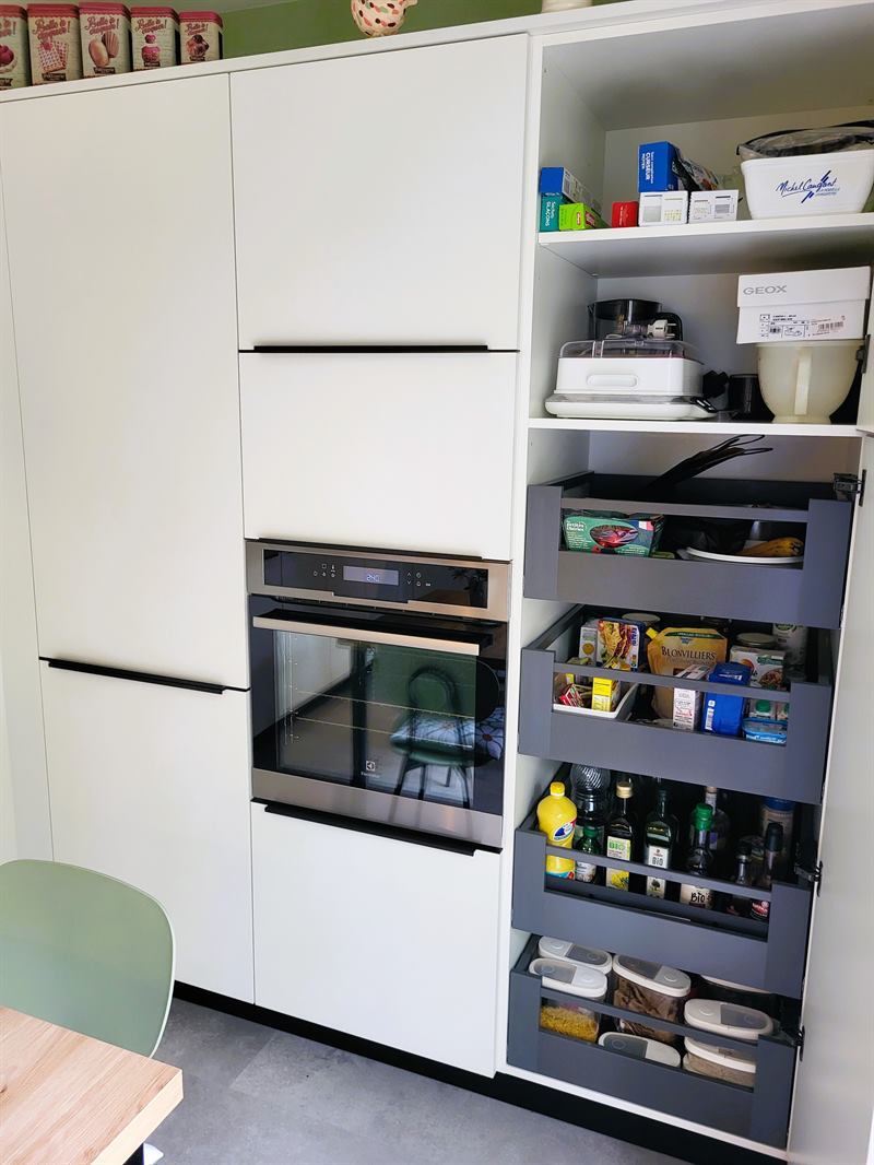 Cuisine de style moderne bois et blanc à St Herblain 3