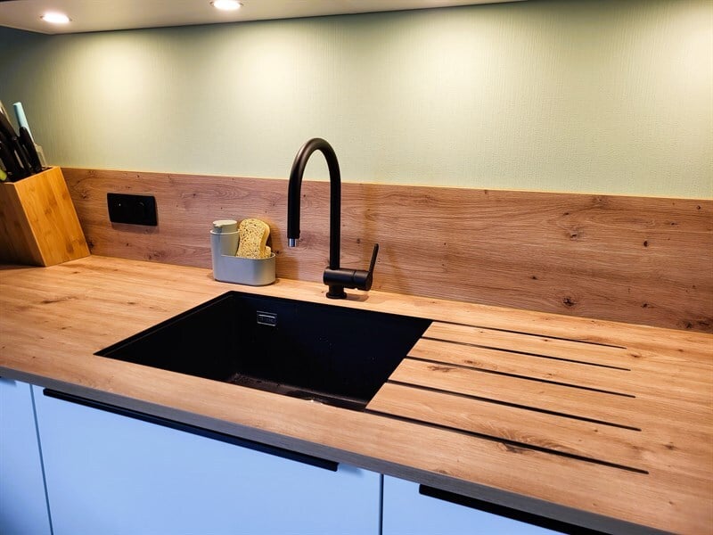 Cuisine de style moderne bois et blanc à St Herblain 7
