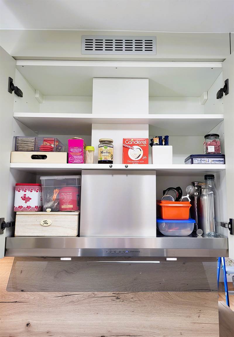 Cuisine ouverte bois et beige à Basse Goulaine | Raison Home - 5