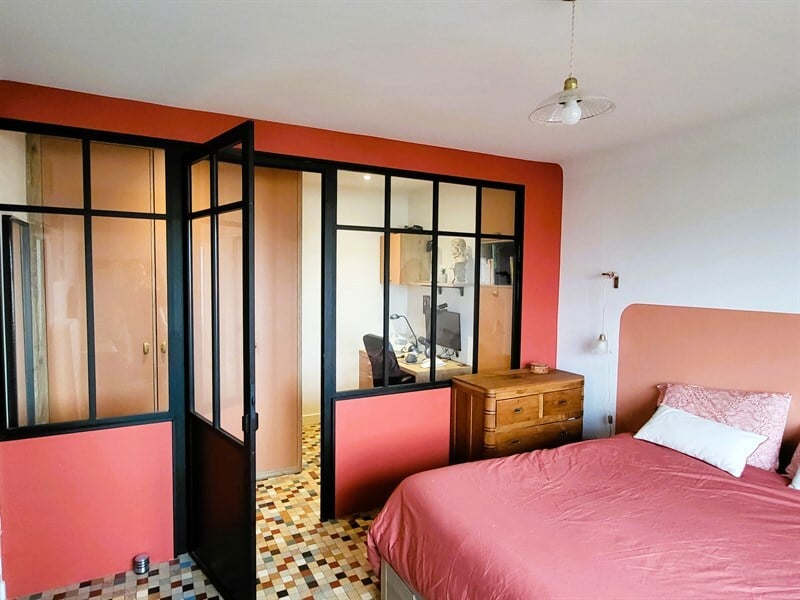 Grand dressing et bureau avec verrière bois et noir à La Chapelle Heulin 1