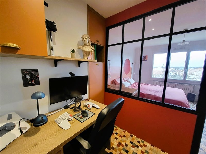 Grand dressing et bureau avec verrière bois et noir à La Chapelle Heulin 5