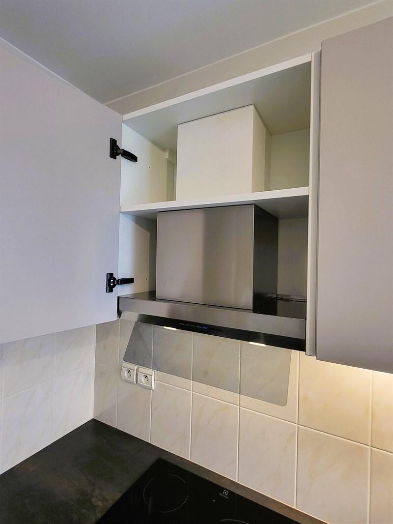 Cuisine fermée de style contemporain gris à Nantes | Raison Home - 5