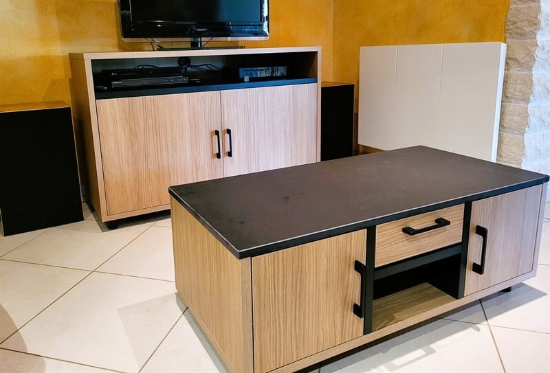 Meuble TV et table basse bois et noir à Saint-Sébastien-sur-Loire 1