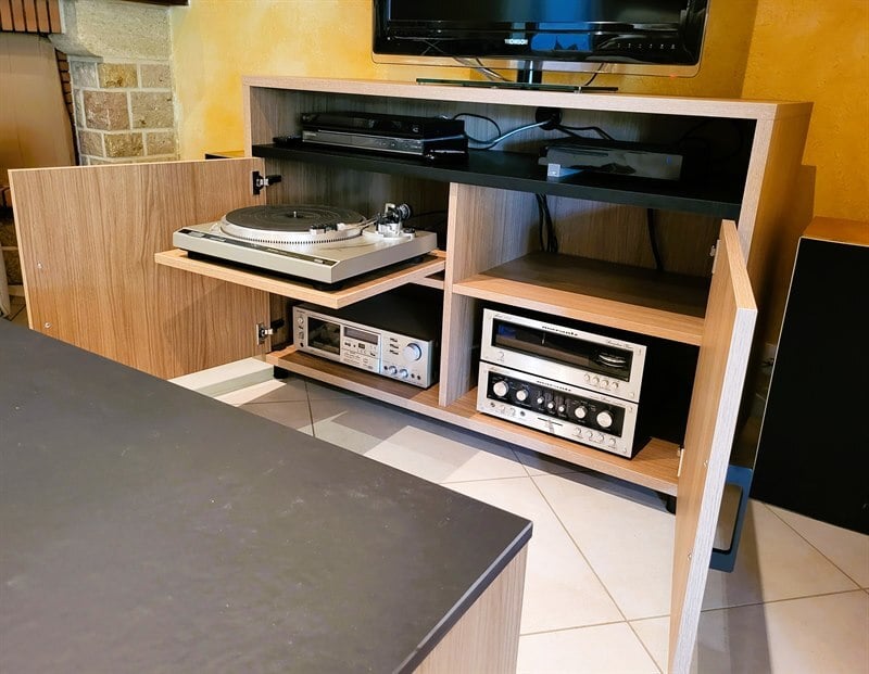 Meuble TV et table basse bois et noir à Saint-Sébastien-sur-Loire 3