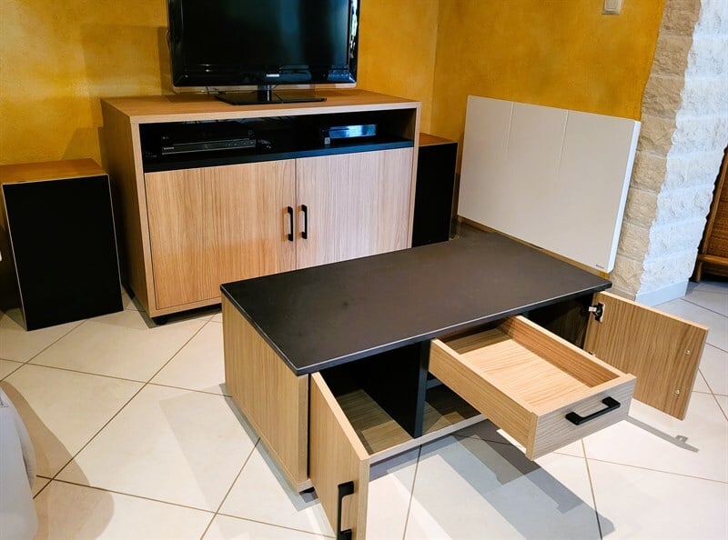 Meuble TV et table basse bois et noir à Saint-Sébastien-sur-Loire 4