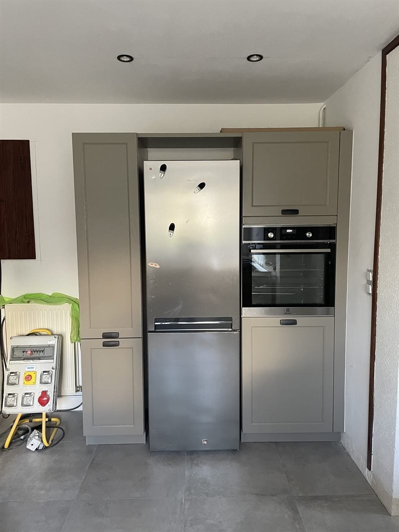 Cuisine fermée de style campagne marron | Raison Home - 3