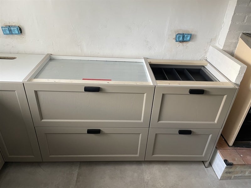 Cuisine fermée de style campagne marron | Raison Home - 5