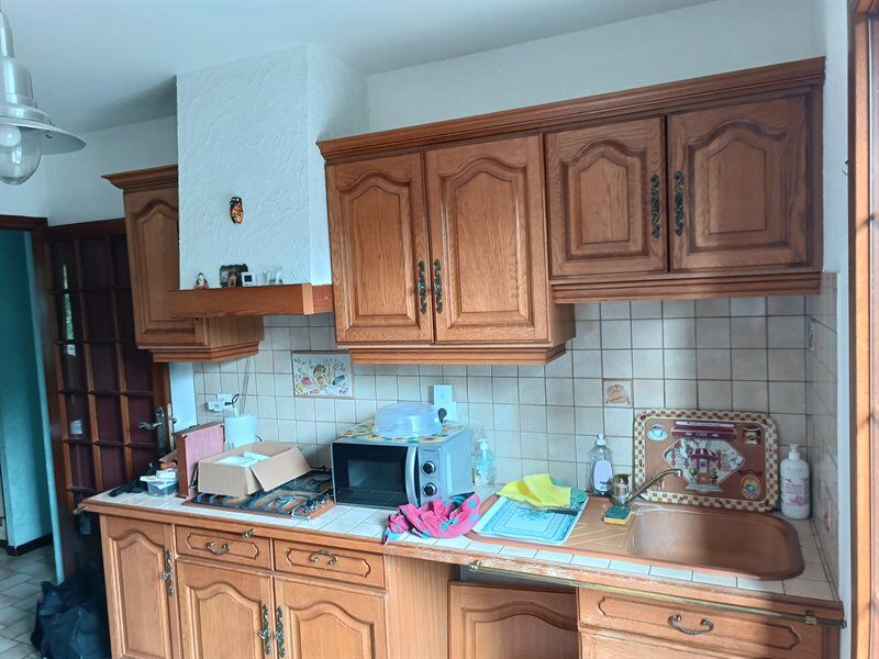 Cuisine fermée de style contemporain beige à Ferin 3