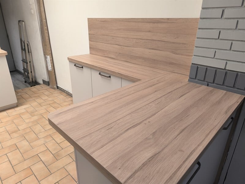 Cuisine ouverte de style moderne beige à Marcq En Baroeul | Raison Home - 4