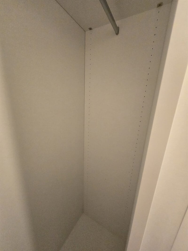 Dressing sur-mesure pour pièce étroite à Roullet-Saint-Estèphe | Raison Home - 3