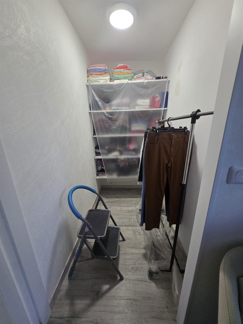 Dressing sur-mesure pour pièce étroite à Roullet-Saint-Estèphe | Raison Home - 5