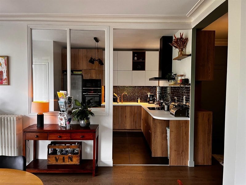 Cuisine avec verrière bois et blanc à Rennes | Raison Home - 1
