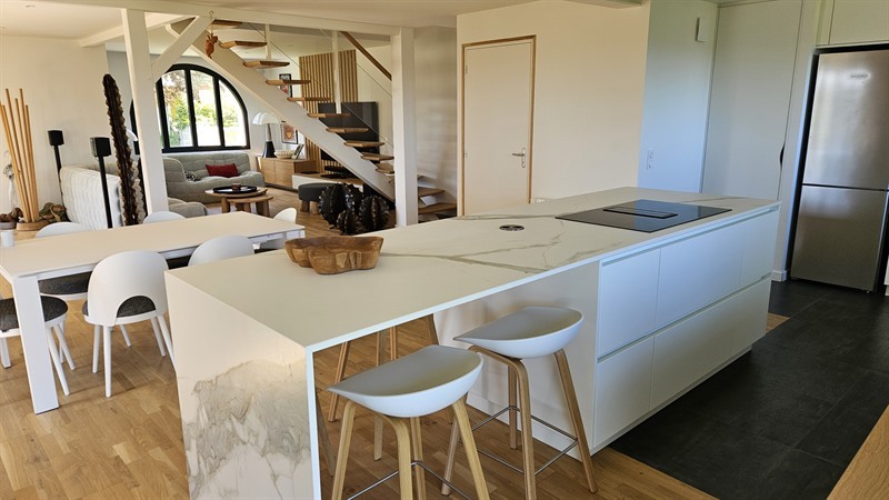 Cuisine ouverte de style moderne blanc 4
