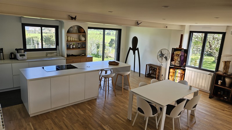 Cuisine ouverte de style moderne blanc 8