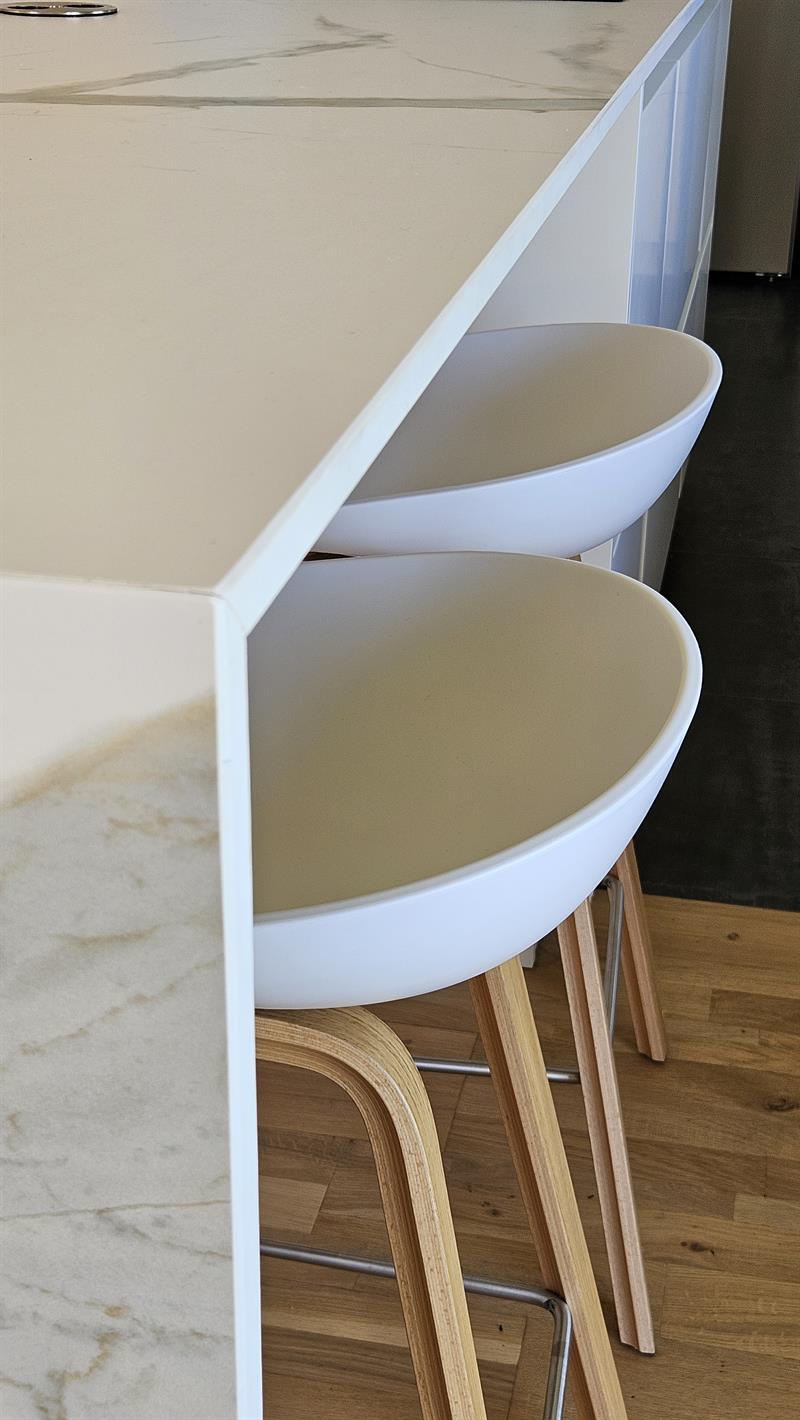Cuisine ouverte de style moderne blanc 10