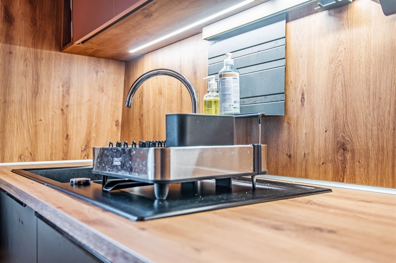 Cuisine moderne rose en forme L 9