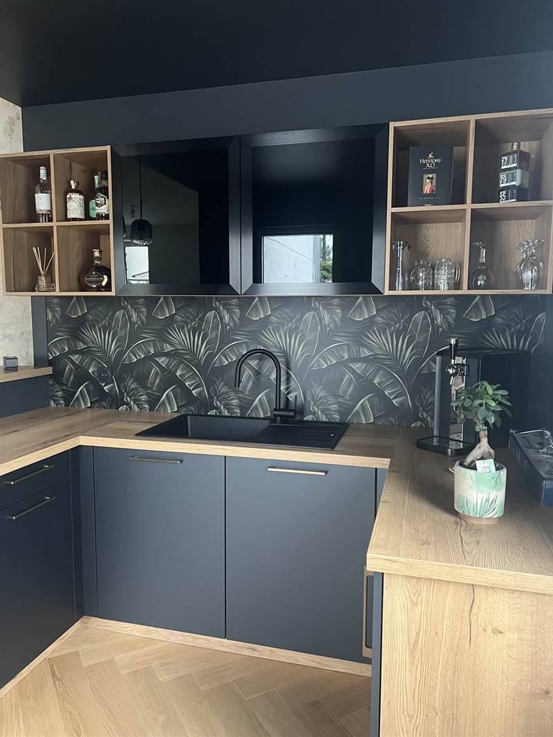 Coin bar dans une pièce à vivre à Niort 3