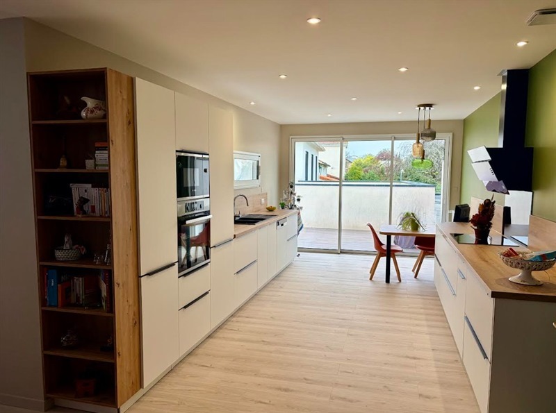 Cuisine nature bois et blanc à Niort | Raison Home - 1