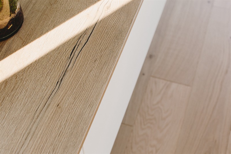 Deux salles de bains contemporaines bois à Domagne 8