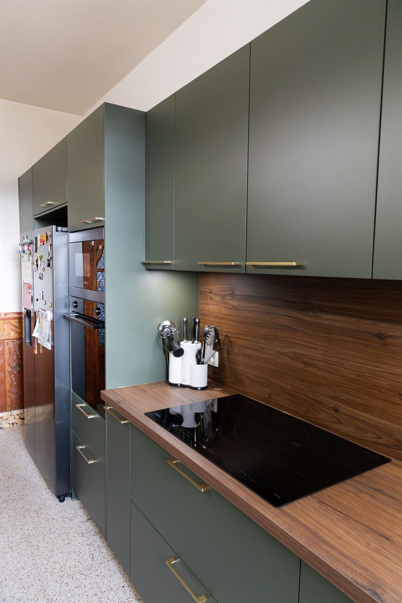 Cuisine moderne bois et verte à Seneffe | Raison Home - 6