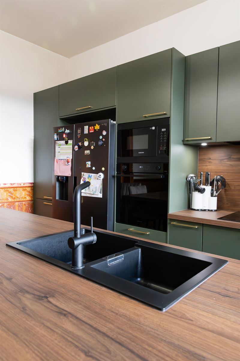 Cuisine moderne bois et verte à Seneffe | Raison Home - 8