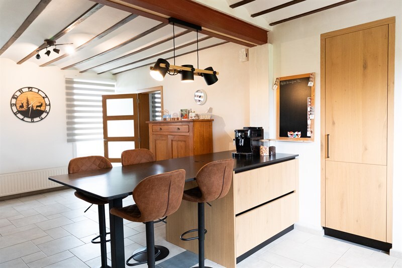 Cuisine de style nature bois et noir à Gages | Raison Home - 9