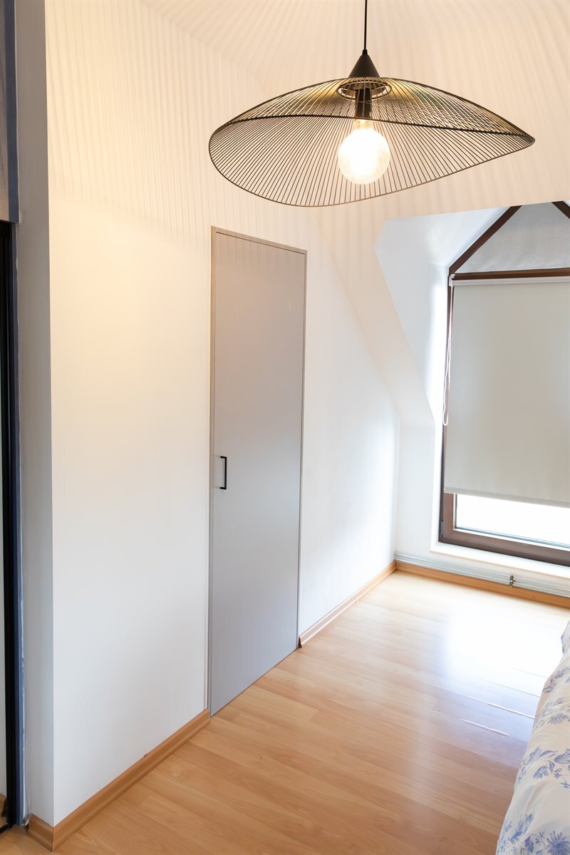 Grand dressing beige à Chapelle-Lez-Herlaimont 3