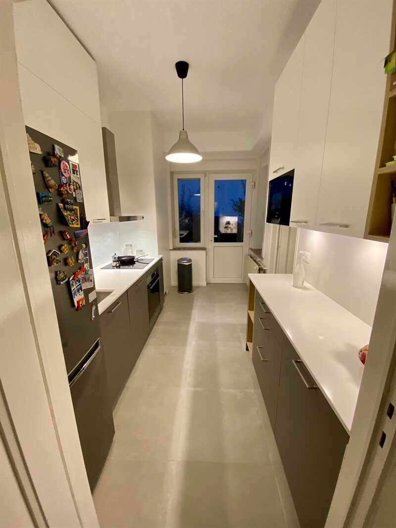 Cuisine moderne bois et blanc à Bruxelles 4