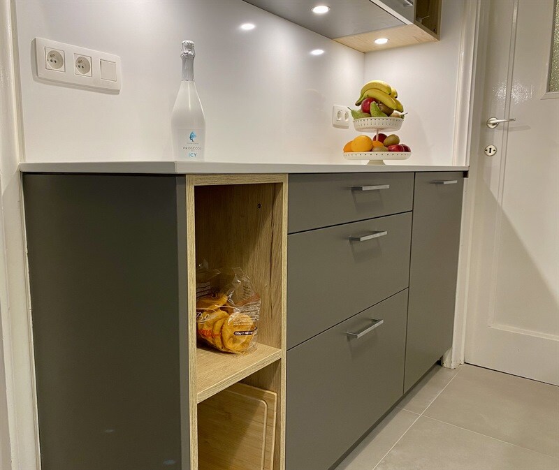 Cuisine moderne bois et blanc à Bruxelles 6
