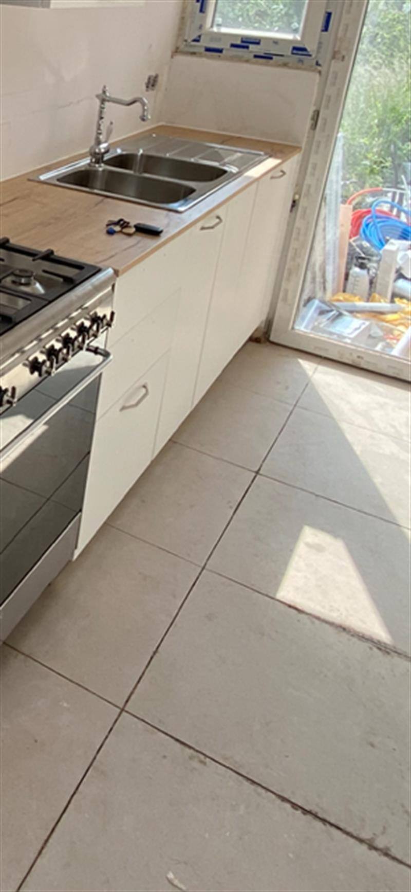 Cuisine bois et blanche à St Pieters Leeuw | Raison Home - 10