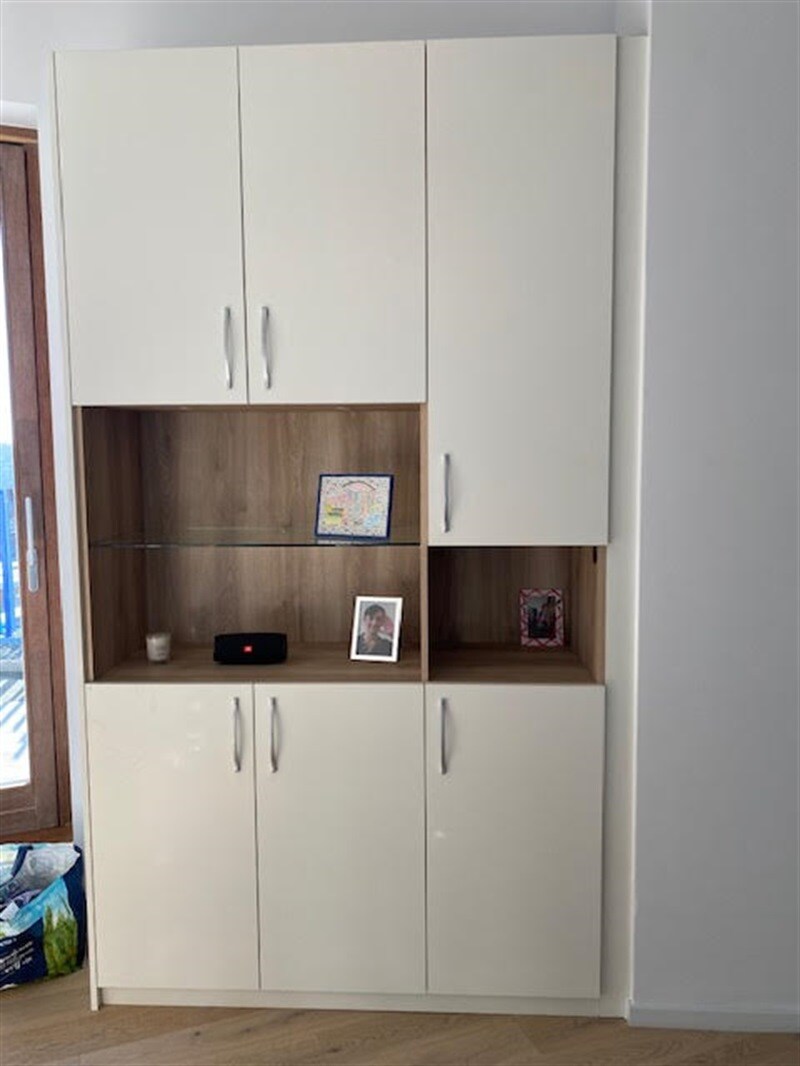 Rangements avec niches bois et blanc à Bruxelles | Raison Home - 1