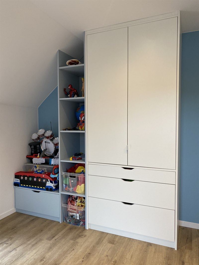 Rangements blanc et bleu pour chambre d'enfant à Maulde | Raison Home - 2