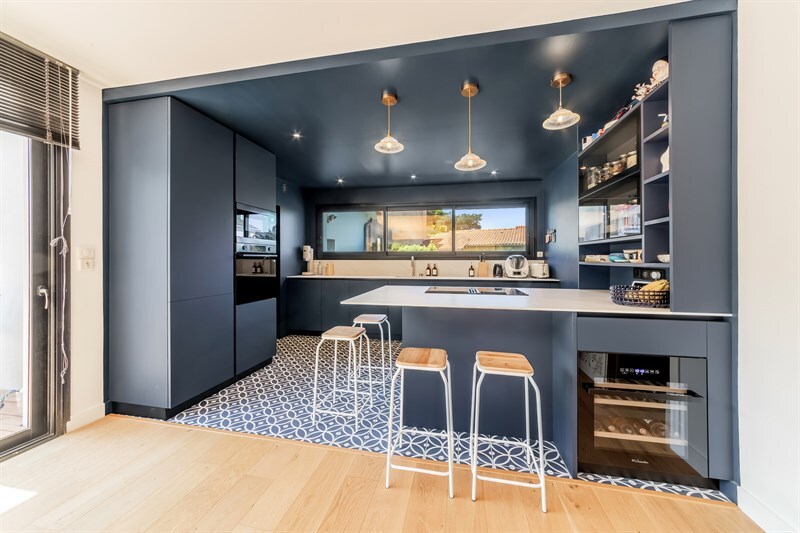 Magnifique cuisine moderne bleu à Reze | Raison Home - 1
