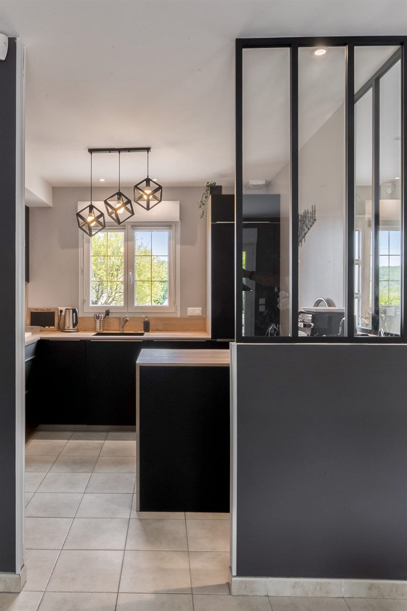 Cuisine ouverte de style contemporain à St Pierre De Cormeilles | Raison Home - 7