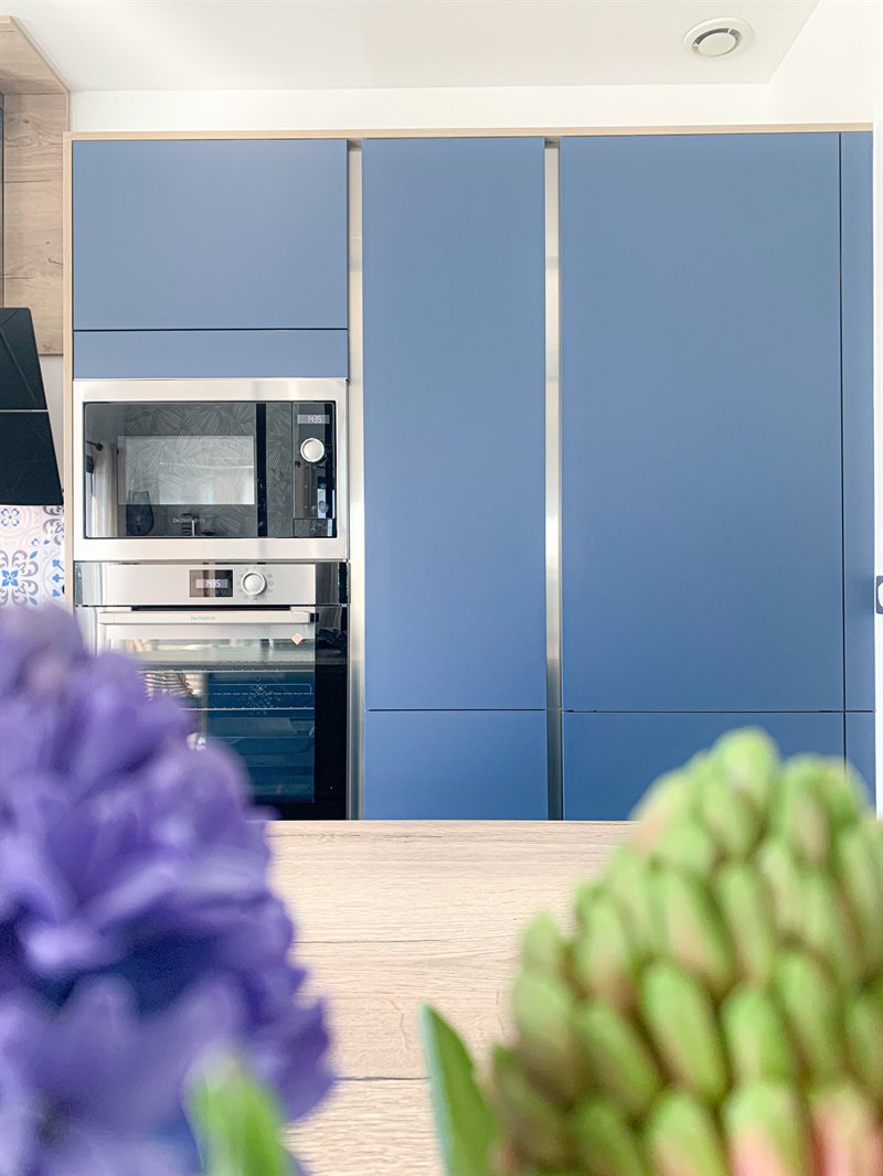 Cuisine ouverte de style nature bleu à Biganos | Raison Home - 4