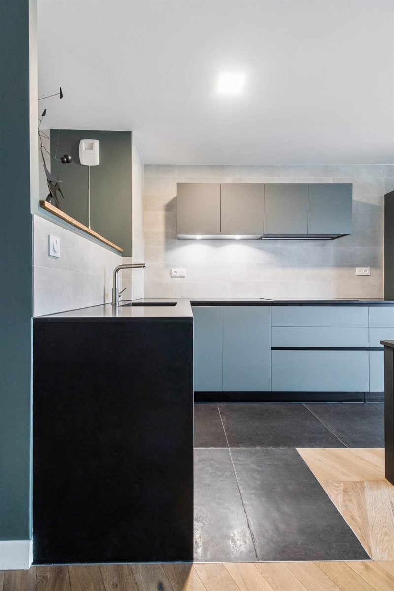 Cuisine en L de style moderne à Saint-Ouen | Raison Home - 7