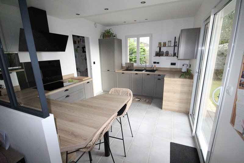 Cuisine de style nature gris à Donges 1