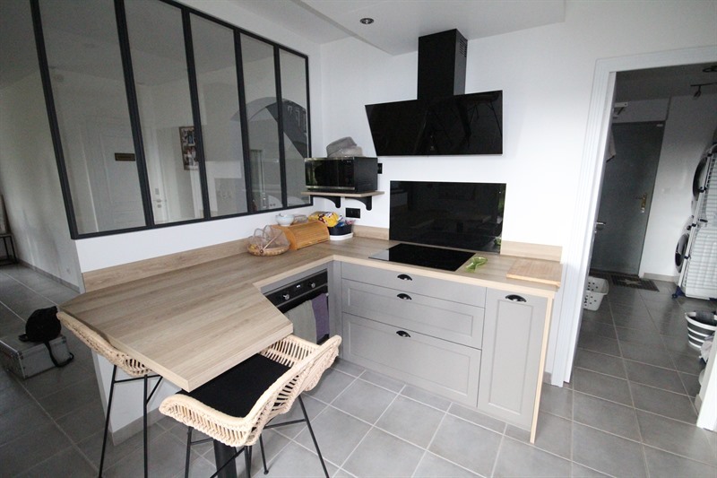 Cuisine de style nature gris à Donges 2